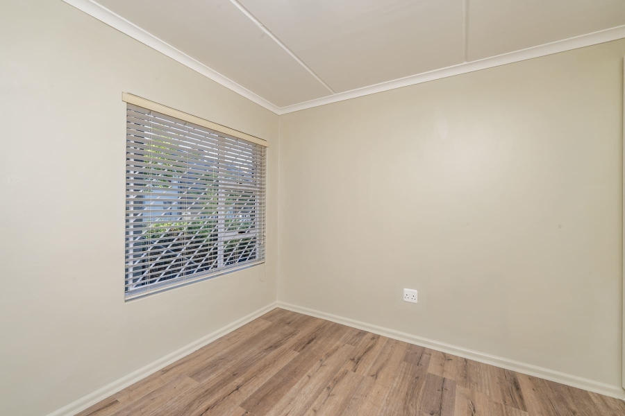 2 Bedroom Property for Sale in Buh Rein Estate Western Cape